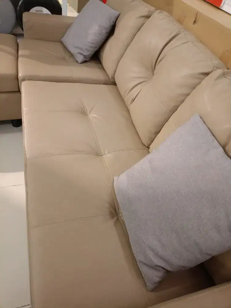 SOFA SECTIONAL TASYI