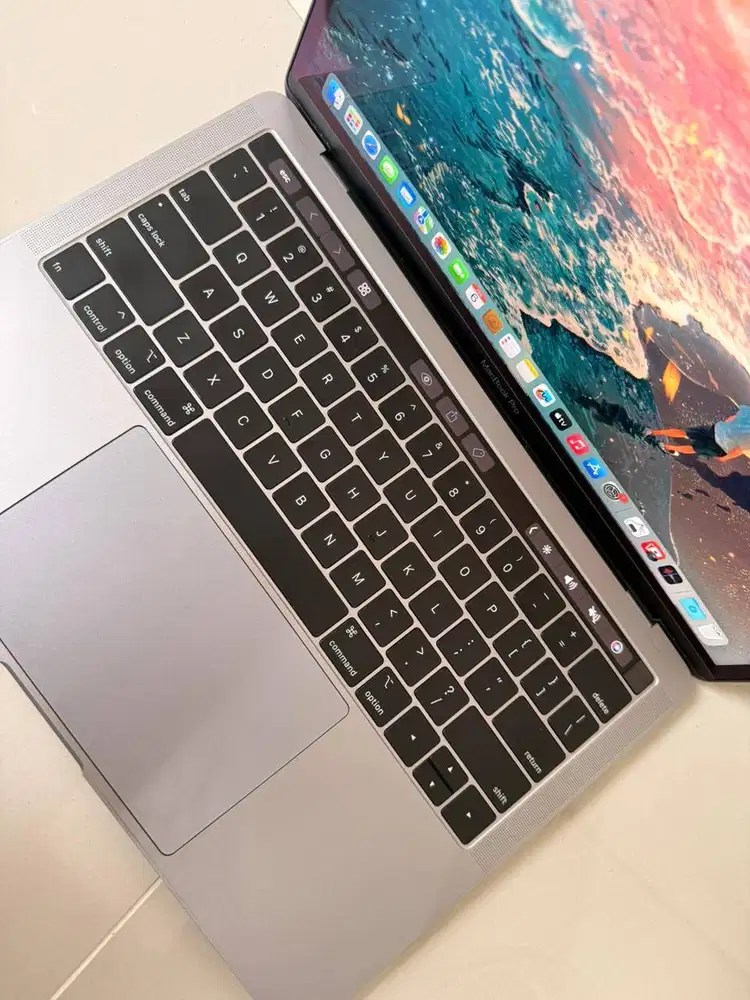 FOR SALE! MACBOOK PRO 13 2019 I7 16/512 UNIT+CHARGER