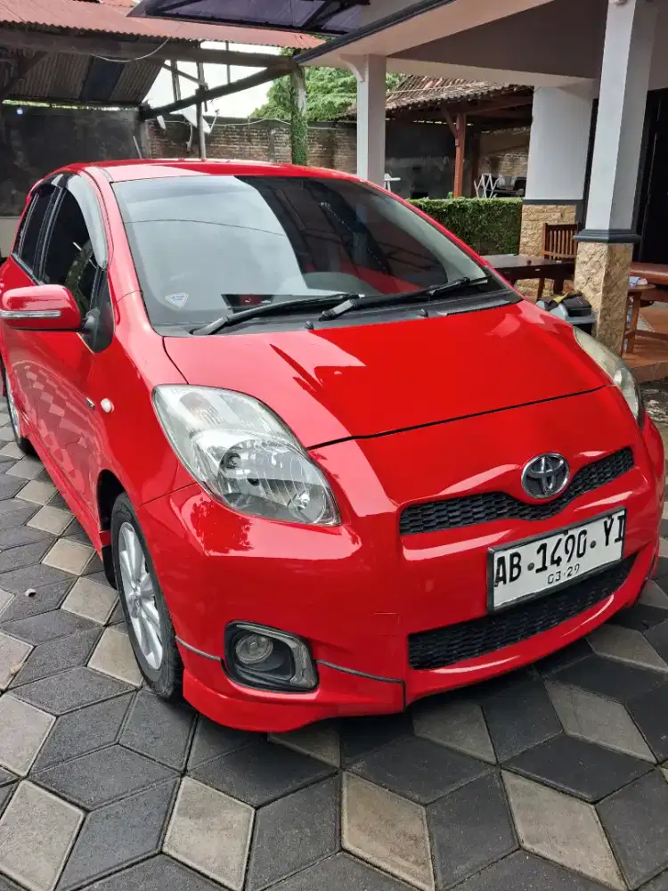 Yaris E 2013 A/t
