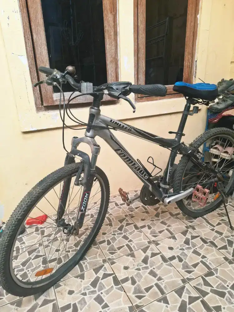 Sepeda gunung united comrade xc 72