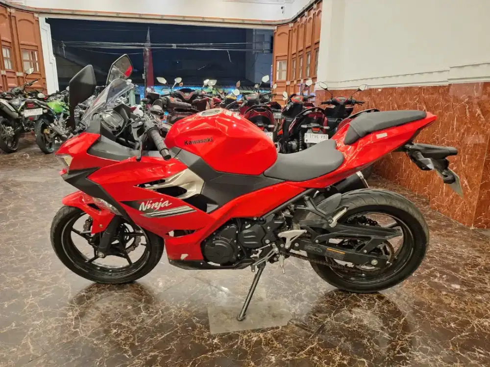 Hub ima DP promo Ninja 250 FI 2023 . Like New Syarat kredit KTP KK
