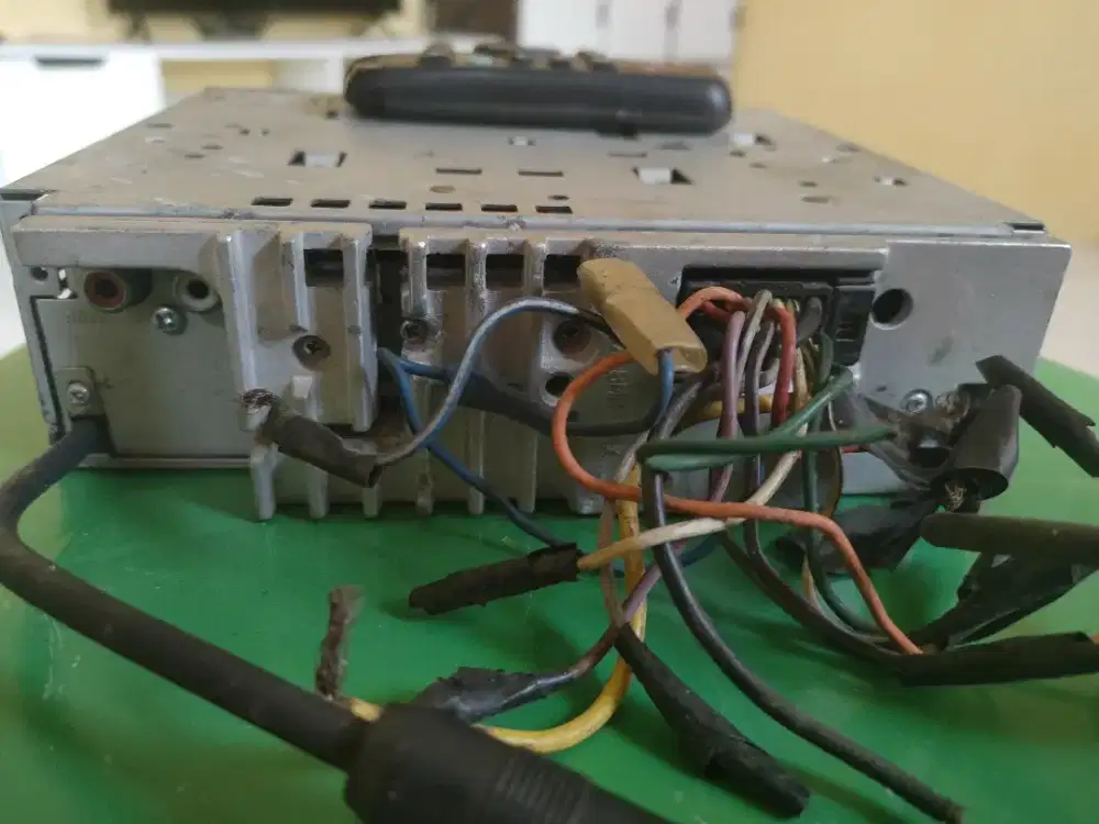 Audio mobil merk alpine cde 9852