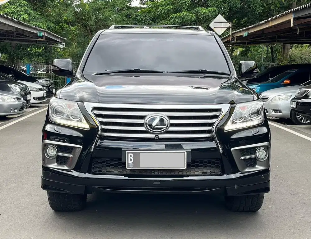 TERMURAH!! LEXUS LX570 AT HITAM 2014