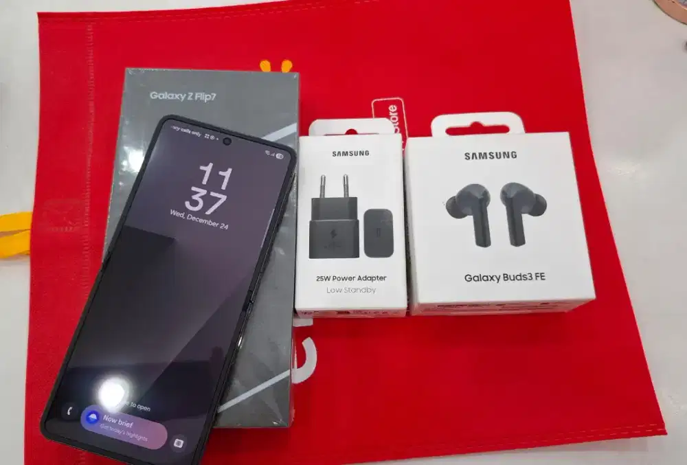 Promo spesial weekend Samsung Zflip 7 12/256