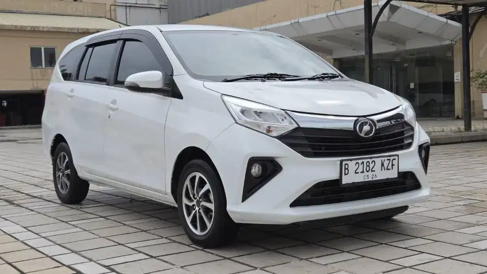 (Low km Dp.15jt) Daihatsu Sigra R AT 2021