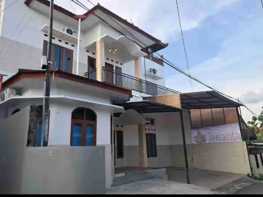 Dijual rumah income 3 lantai berlokasi di jalan magelang yogyakarta
