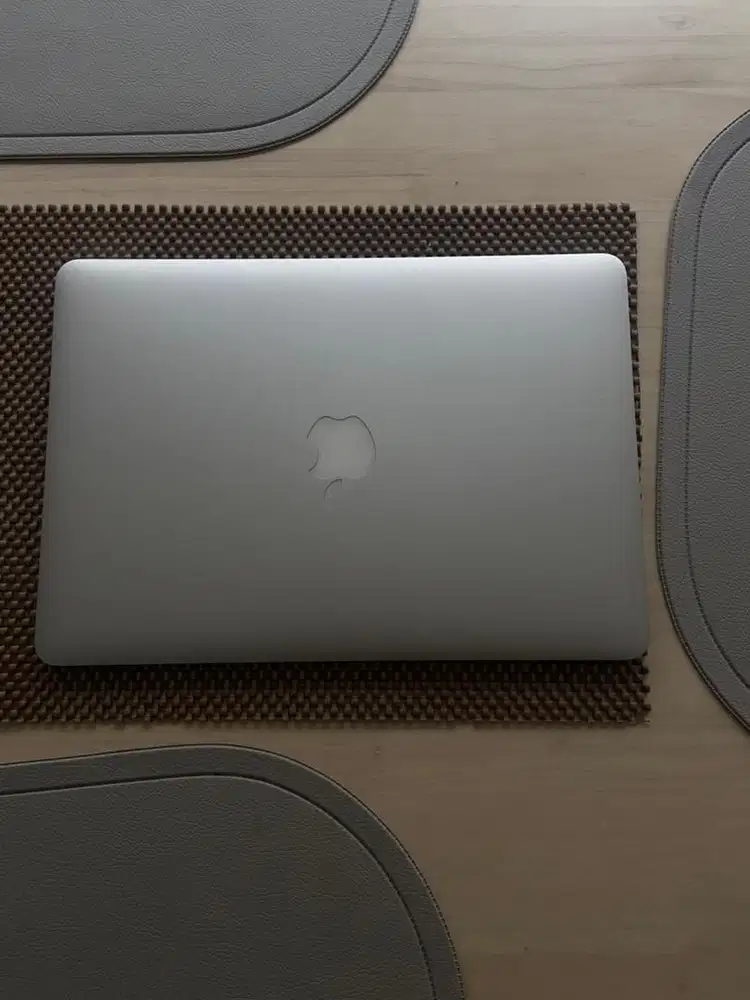 MacBook Air 2017 13 Inch i5 | RAM 8GB | SSD 128GB | Normal 100%