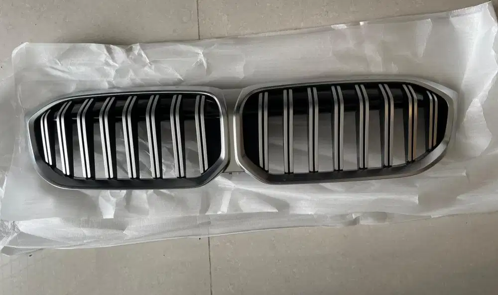 BMW 320i (G20) 2023 LCI Original Front Grille