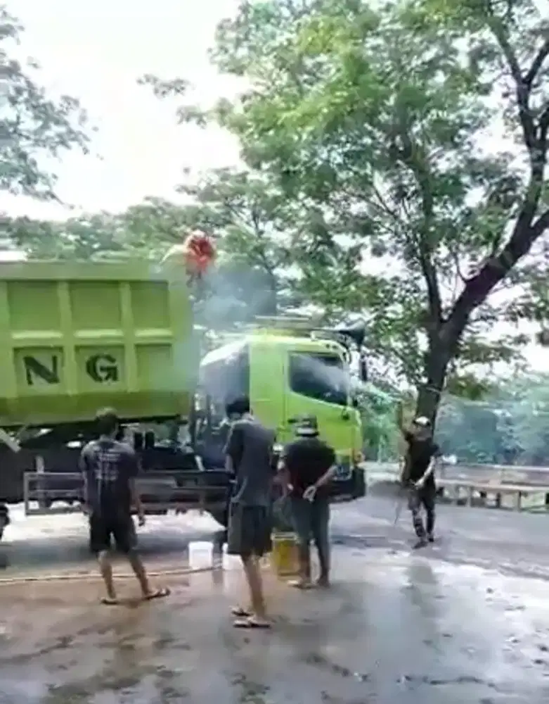 LOWONGAN CUCI MOBIL MOTOR TRUK