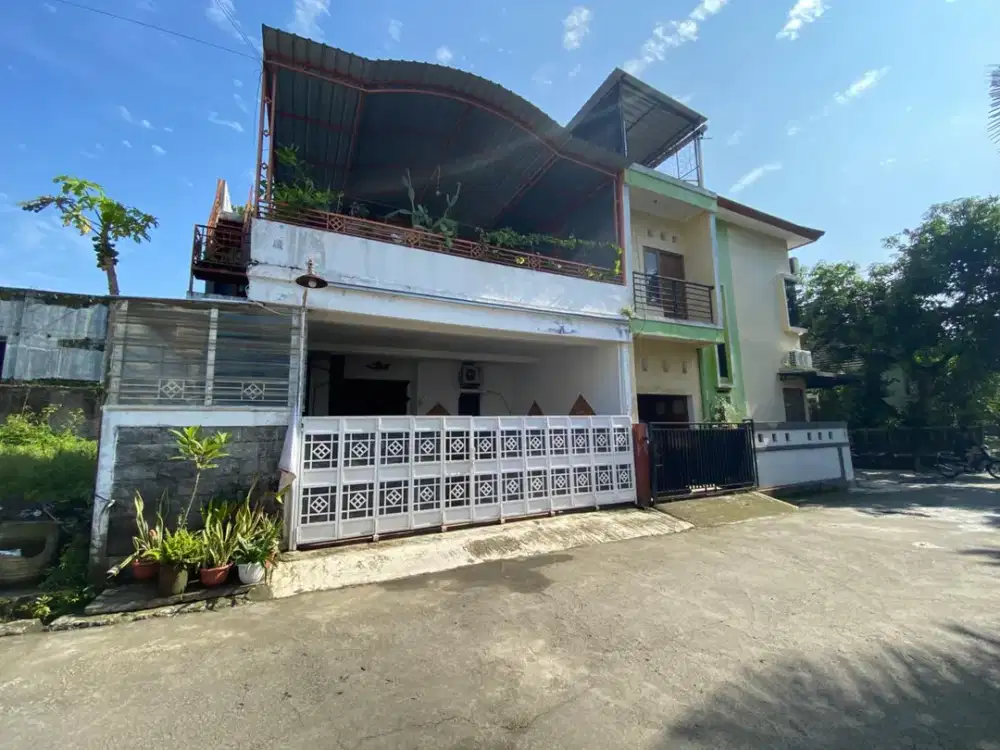 Rumah 2 Lantai LB 250 m2 Bisa KPR Dekat Kampus UPN