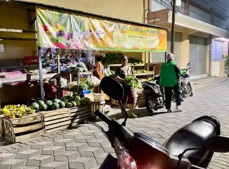 Butuh 1 Orang Karyawati Pengalaman Toko Sayur & Buah dan Pandai Masak