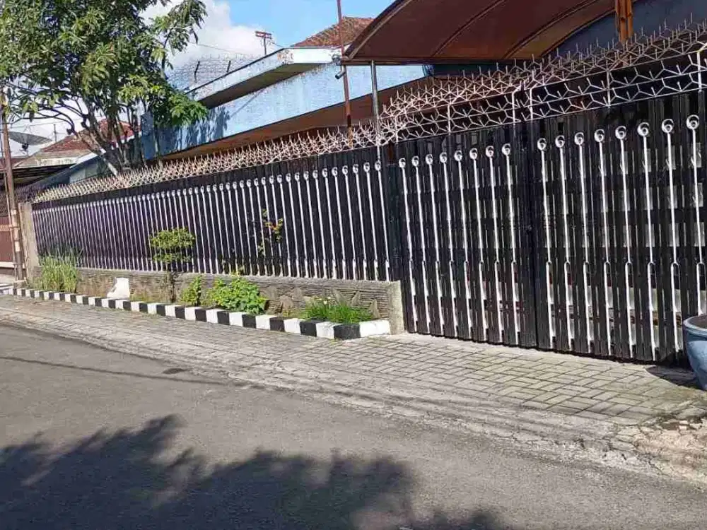 RUMAH JALAN PULAU PULAU TENGAH KOTA MALANG