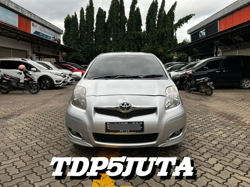 TOYOTA YARIS E AT 2011 istimewa