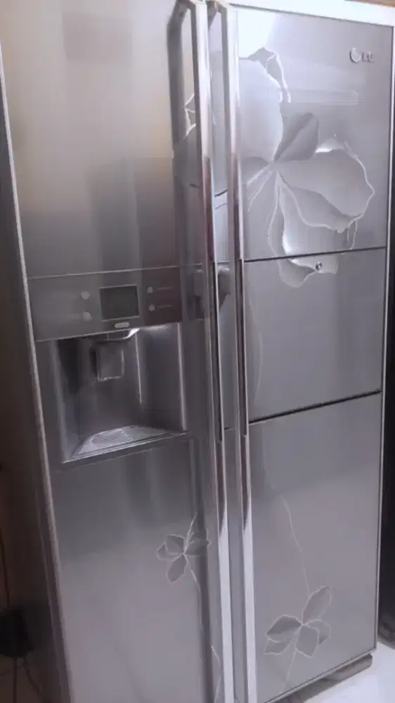 Kulkas mewah side by side x apartmen