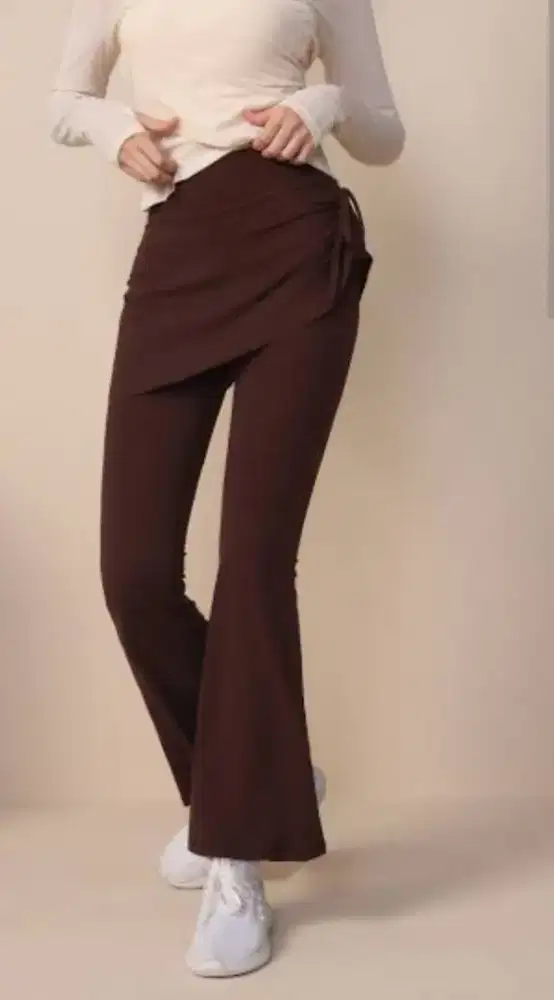 [JUAL CEPAT] Celana Anmo Yoga Skirt Flare - Cokelat Size M - BARU