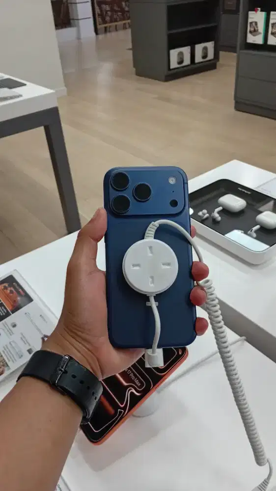 READY 17 PRO SEMUA WARNA KREDIT INDODANA BUNGA 0% GRATIS 2X CICILAN