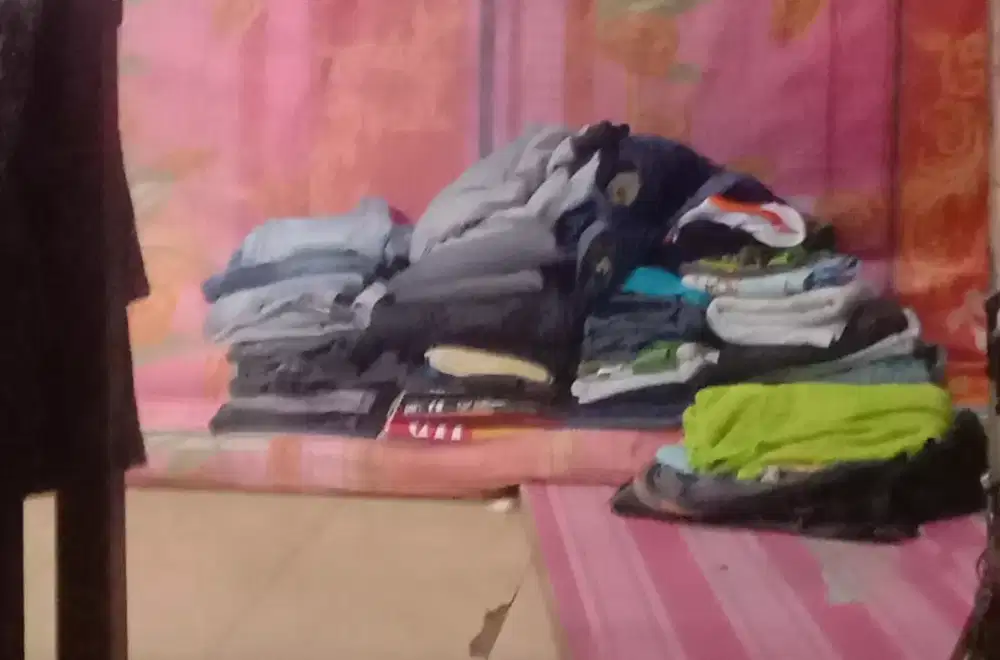 Pakaian bekas pria dewasa