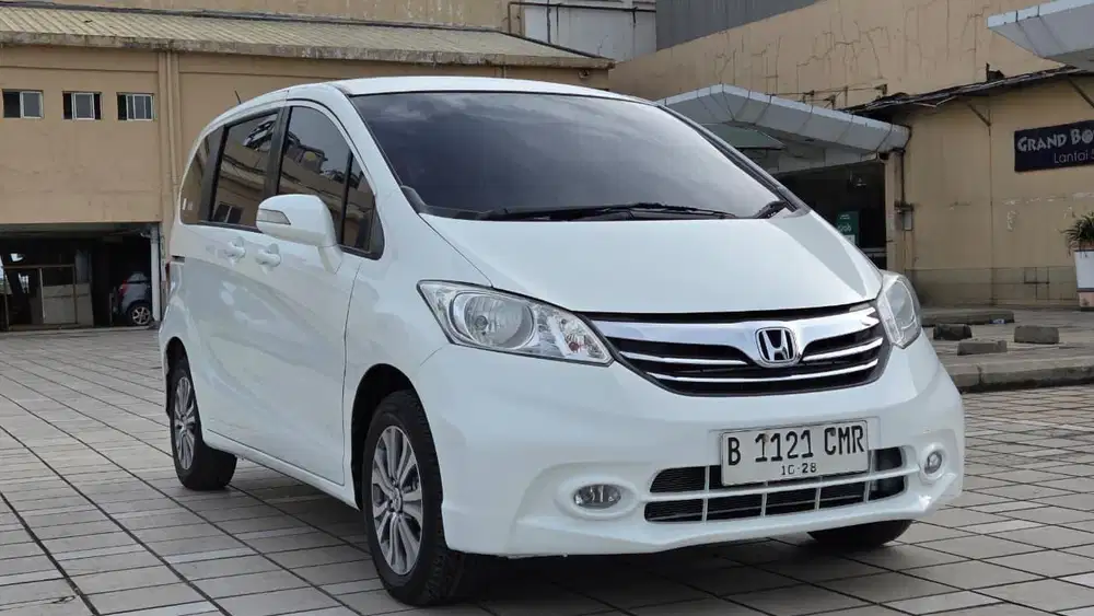 ( Low km Dp.9jt) Honda Freed SD AT 2014