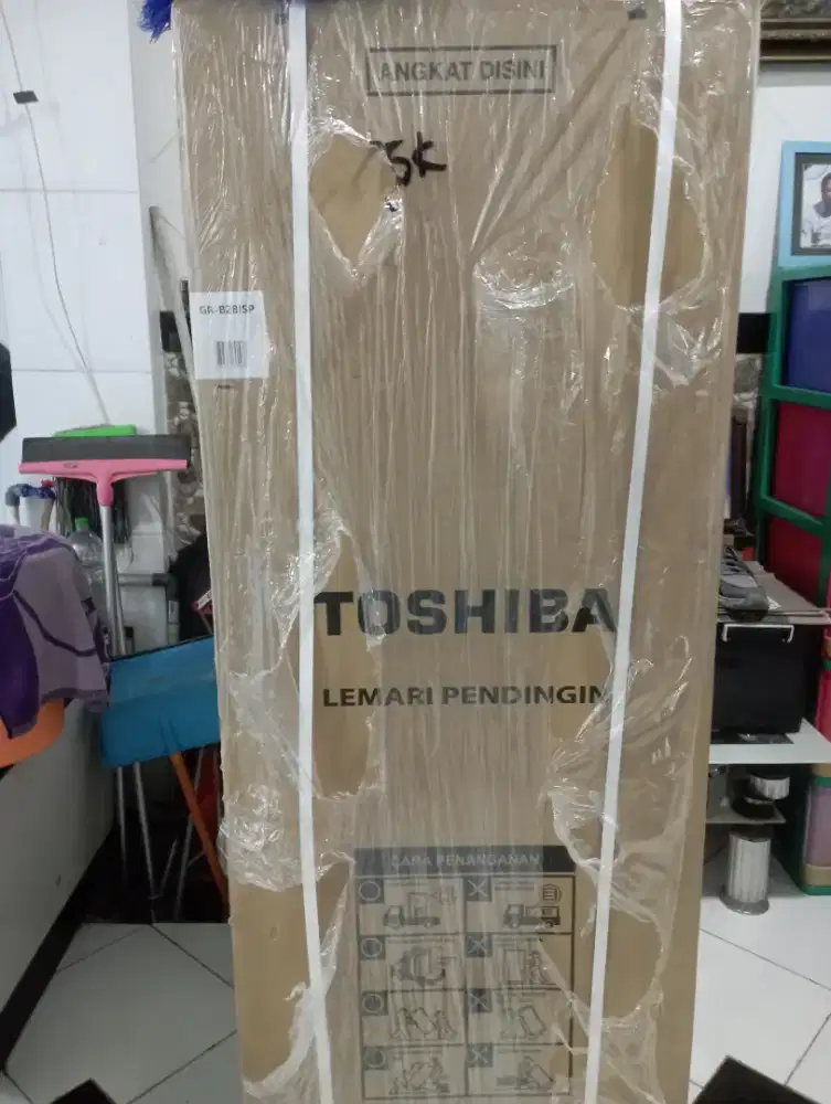 Kulkas 2 Pintu Toshiba GR-B22ISP 180L - BARU