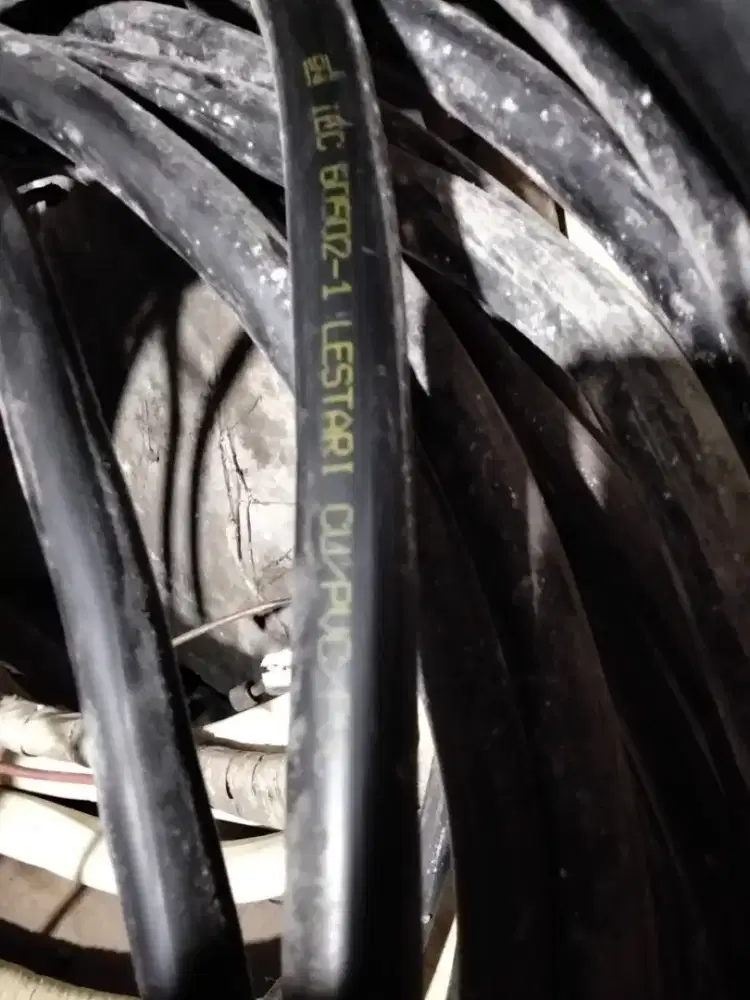 Kabel listrik 4 x 10 mm merk Lestari