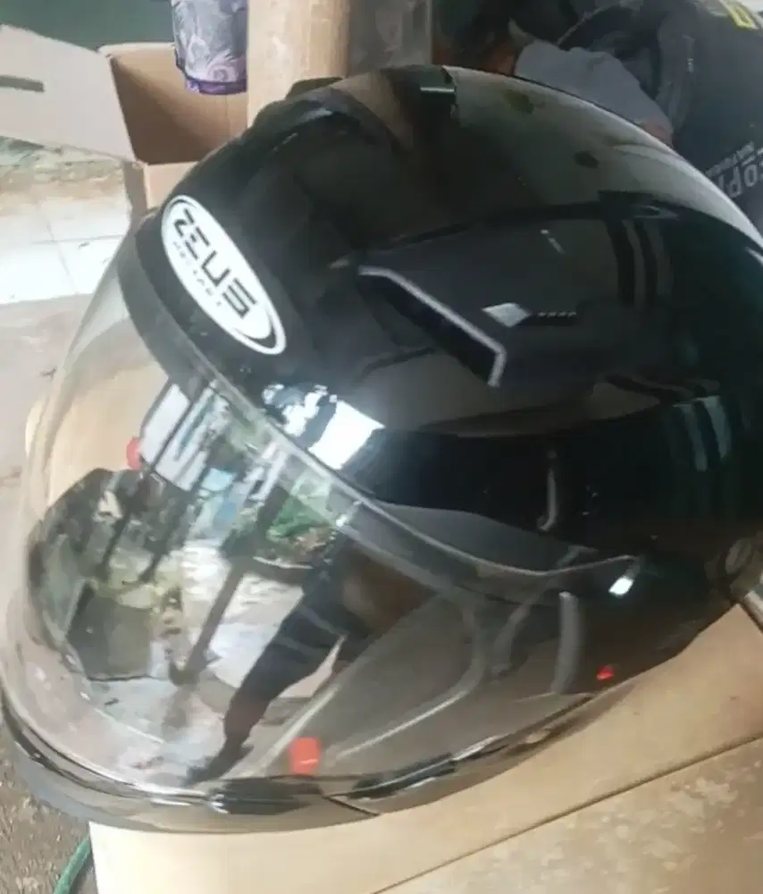 Helm Zeus ZS-611C