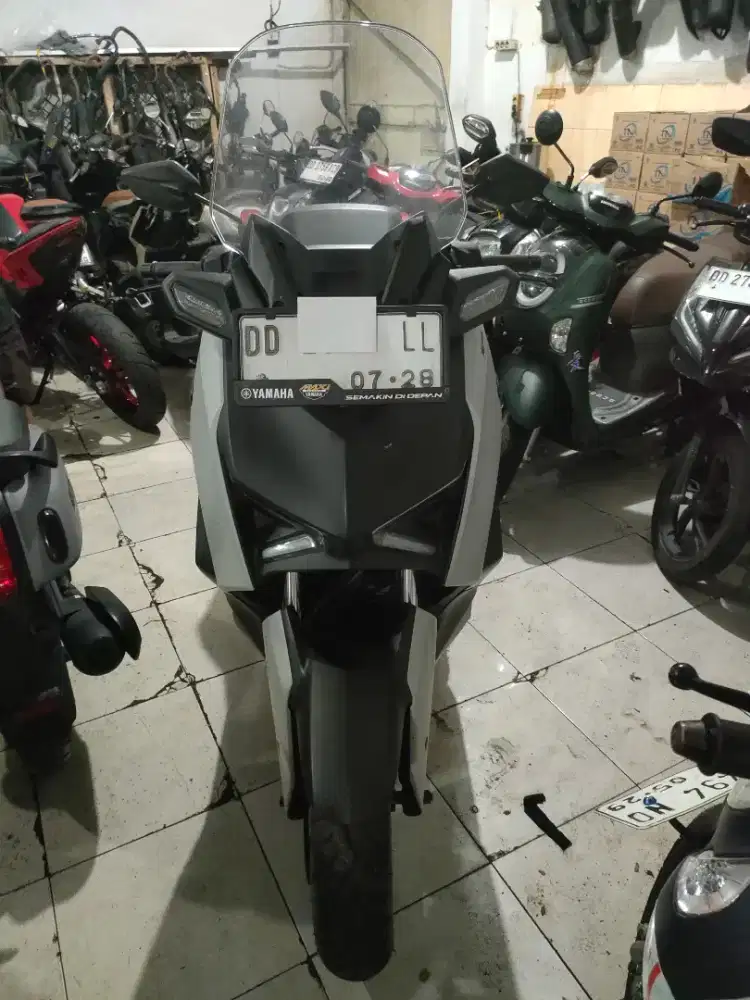Yamaha Xmax abs 250cc 2023 abu-abu