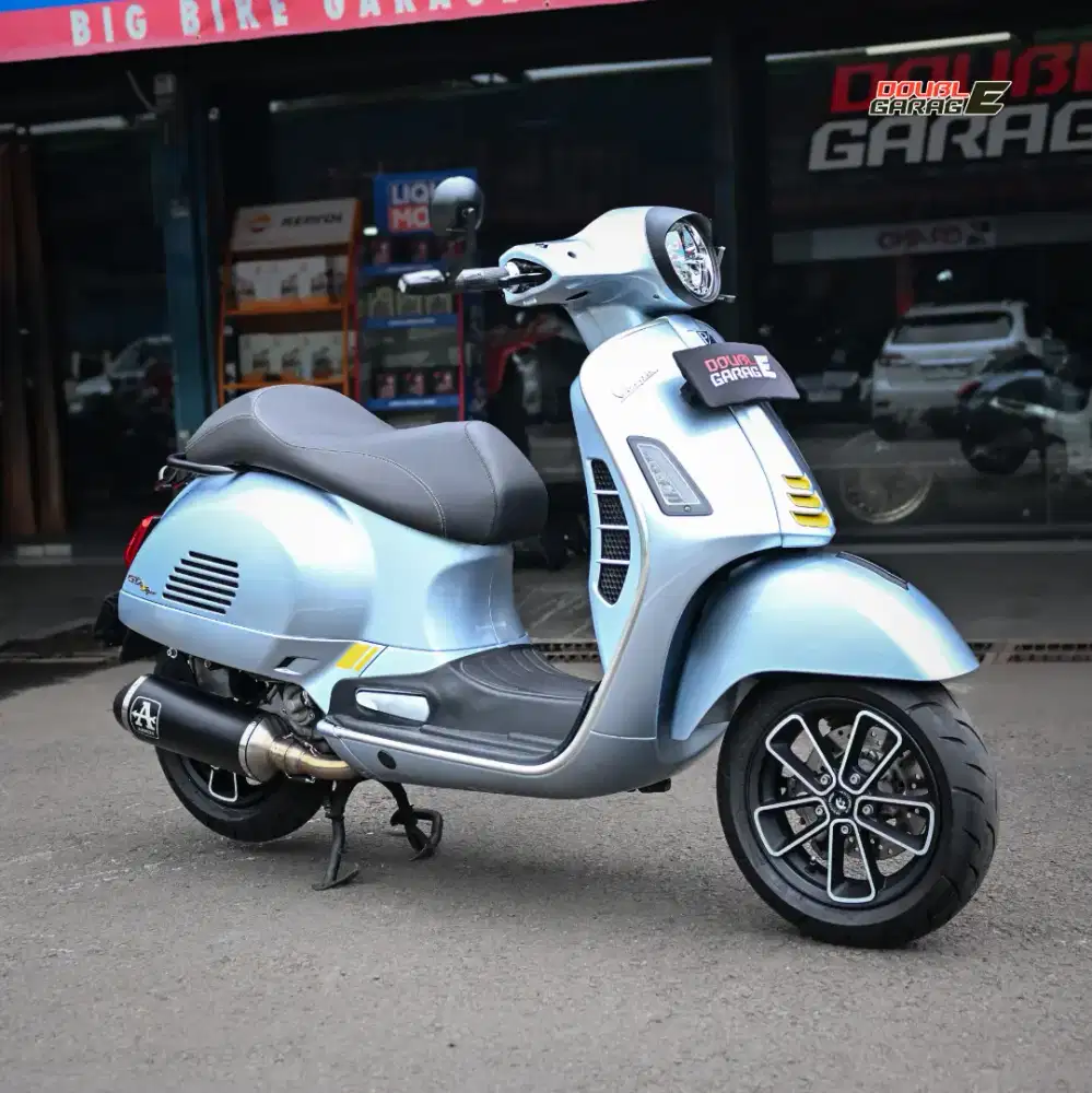 ‎VESPA GTS 300 HPE ABU-ABU 2021 Full Specs Modifikasi 
‎