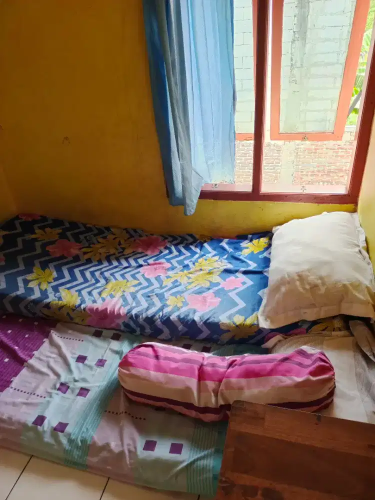 Kost /diswkan Tp18 Rp300rb/Bulan.mobil masuk,Kamar mandi didalam.