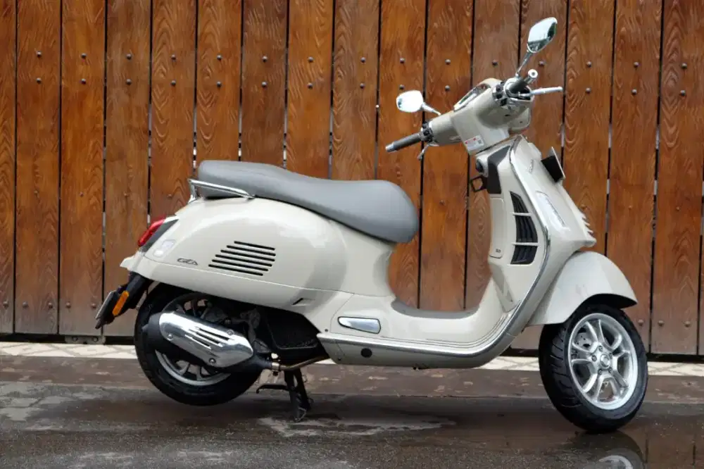 VESPA GTS KEYLES 2025 (km 700)