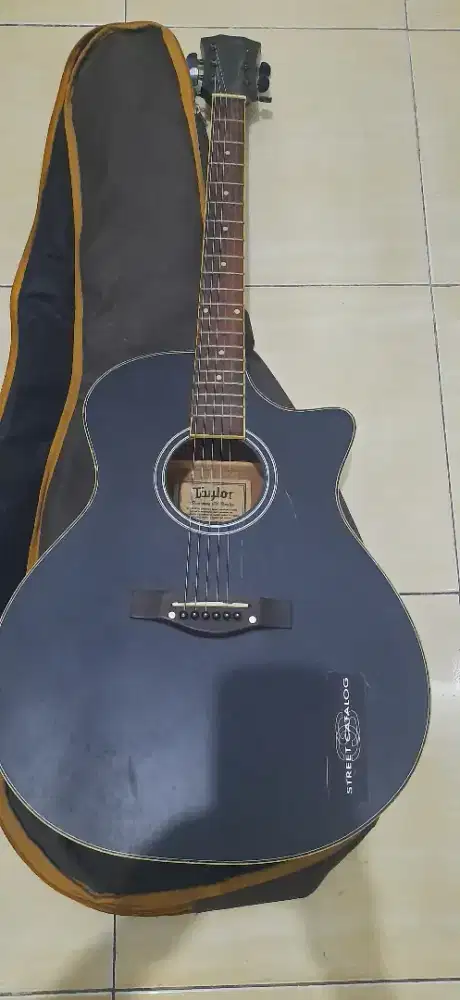 Gitar akustik elektrik Chort