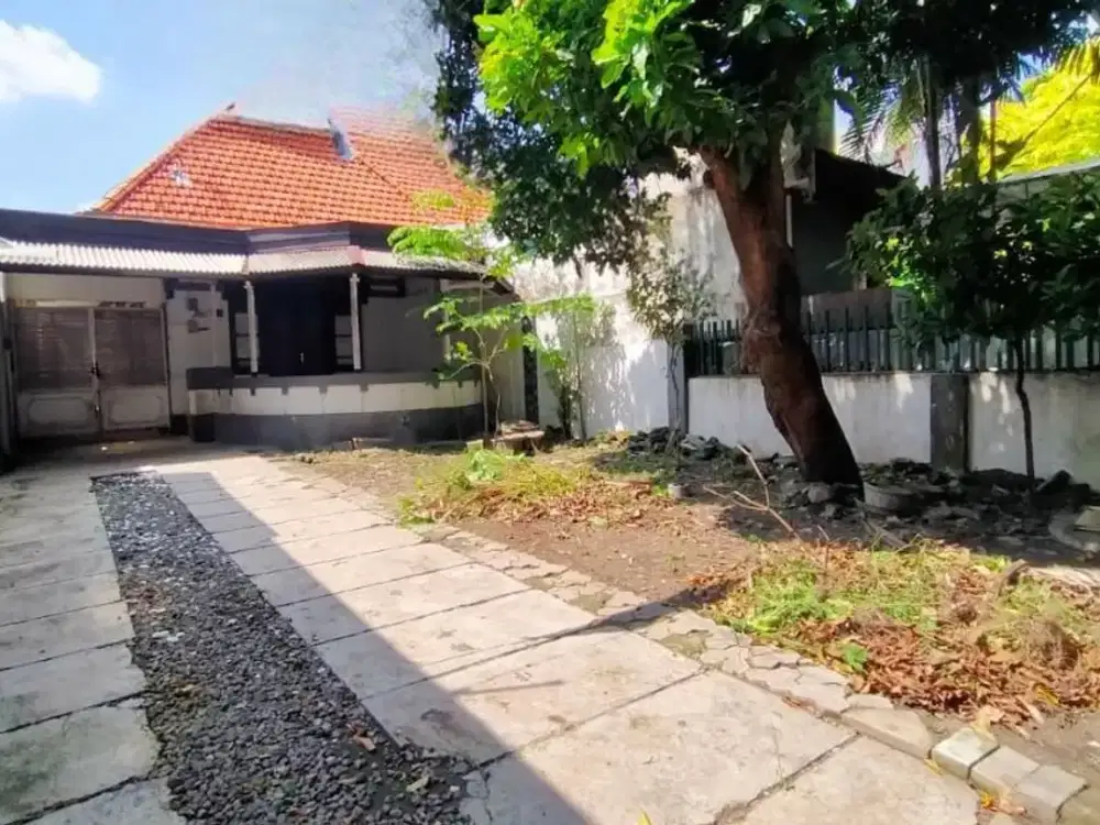 Rumah jalan Musi Pusat Kota Surabaya  Cocok untuk cafe, Resto
