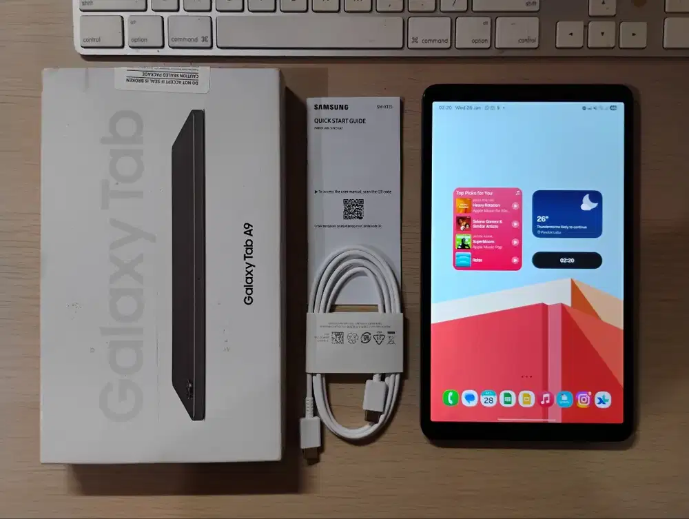 Samsung Galaxy Tab A9 4G LTE - 4/64 - Graphite/Hitam - Resmi SEIN