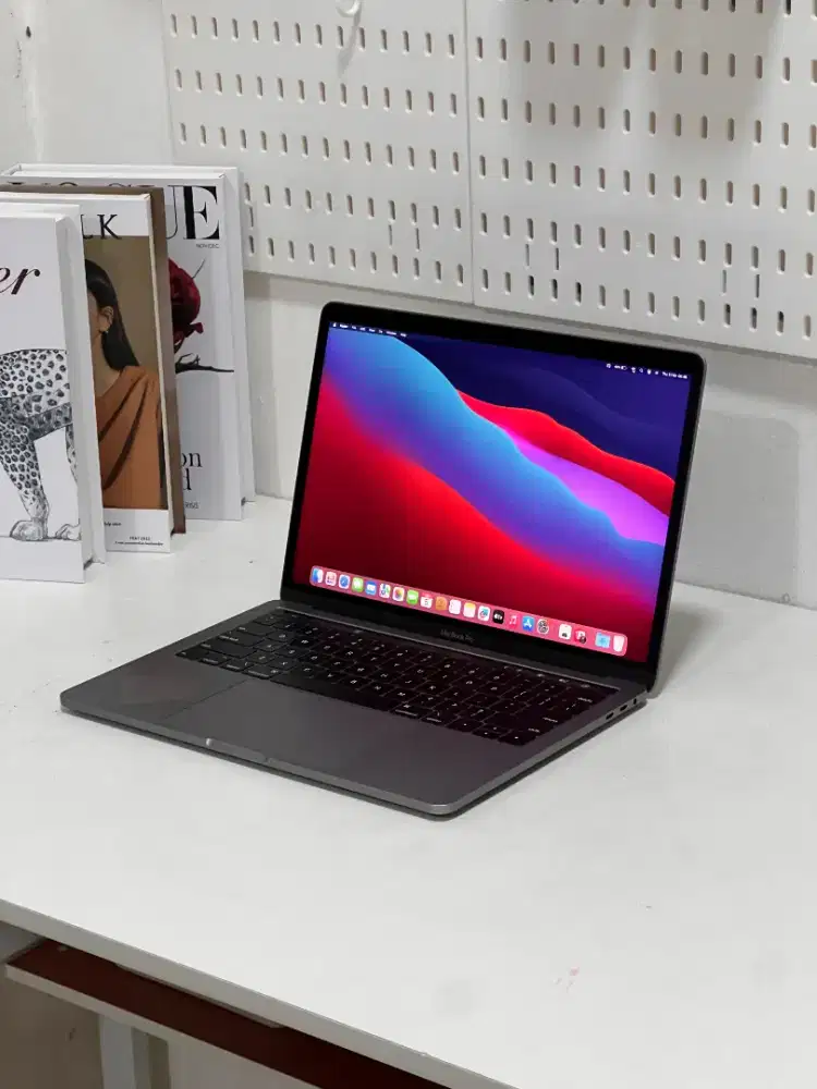 MacBook Pro 2019 13inch 8/256
