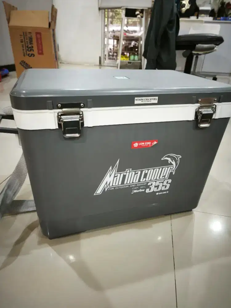 Cooler box 35 Liter