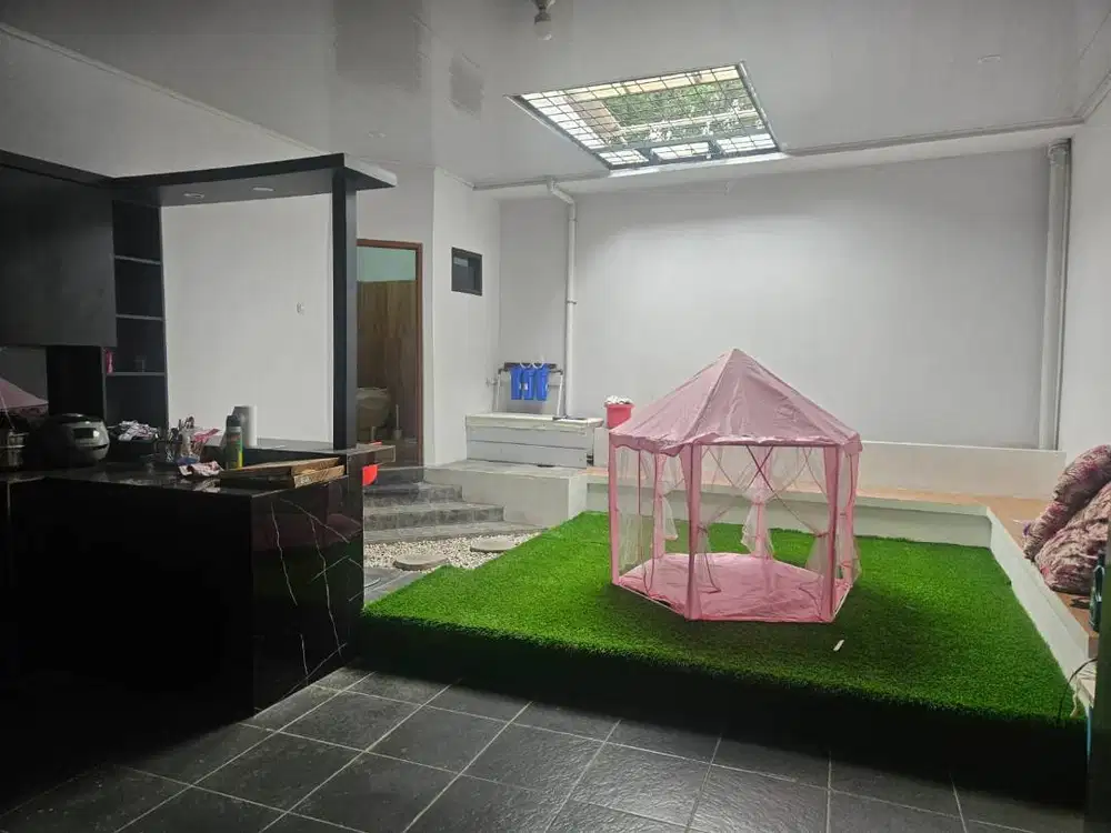 DIKONTRAKKAN RUMAH 2 LT KT 4 KM 3 STRATEGIS DI JATIMULYA DEKAT LRT/TOL