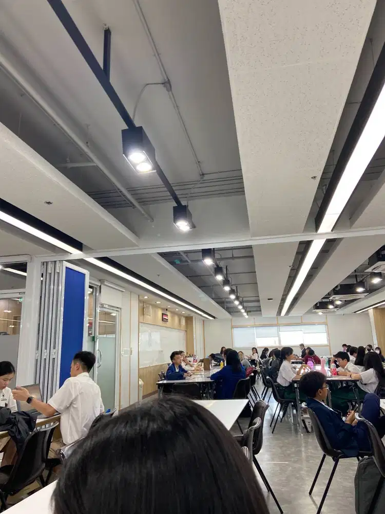 Guru Les Gitar Wanita