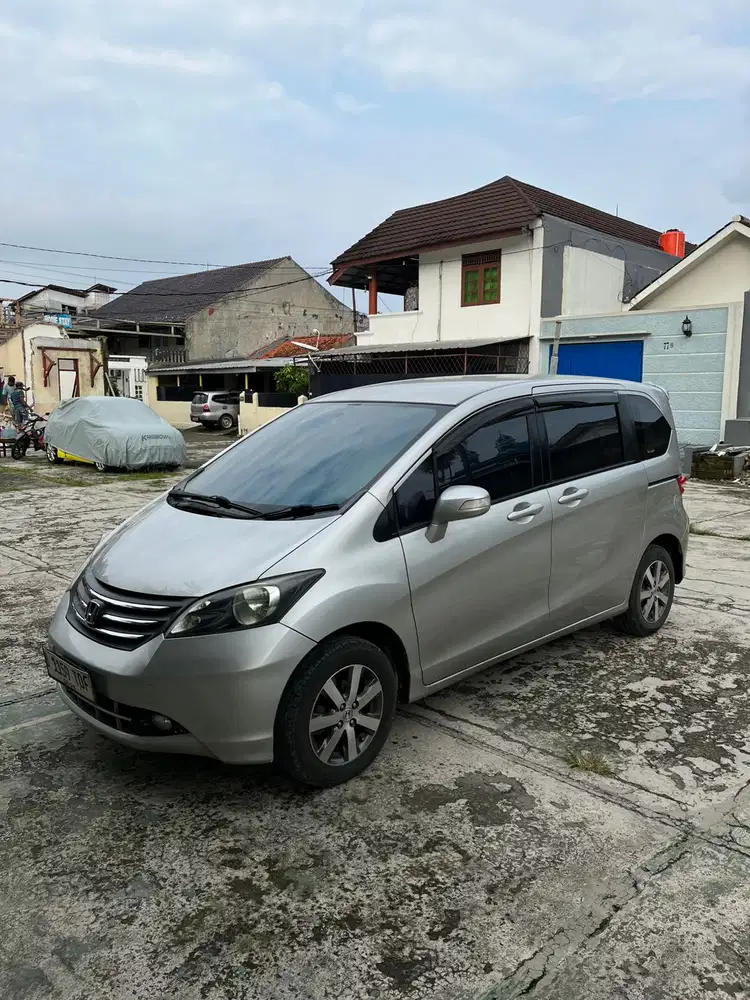 Honda Freed 2011 Bensin