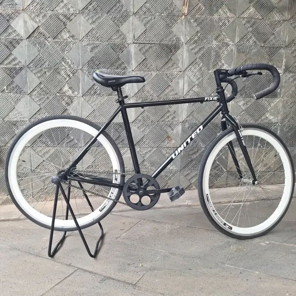 Jual sepeda bekas, seperti baru