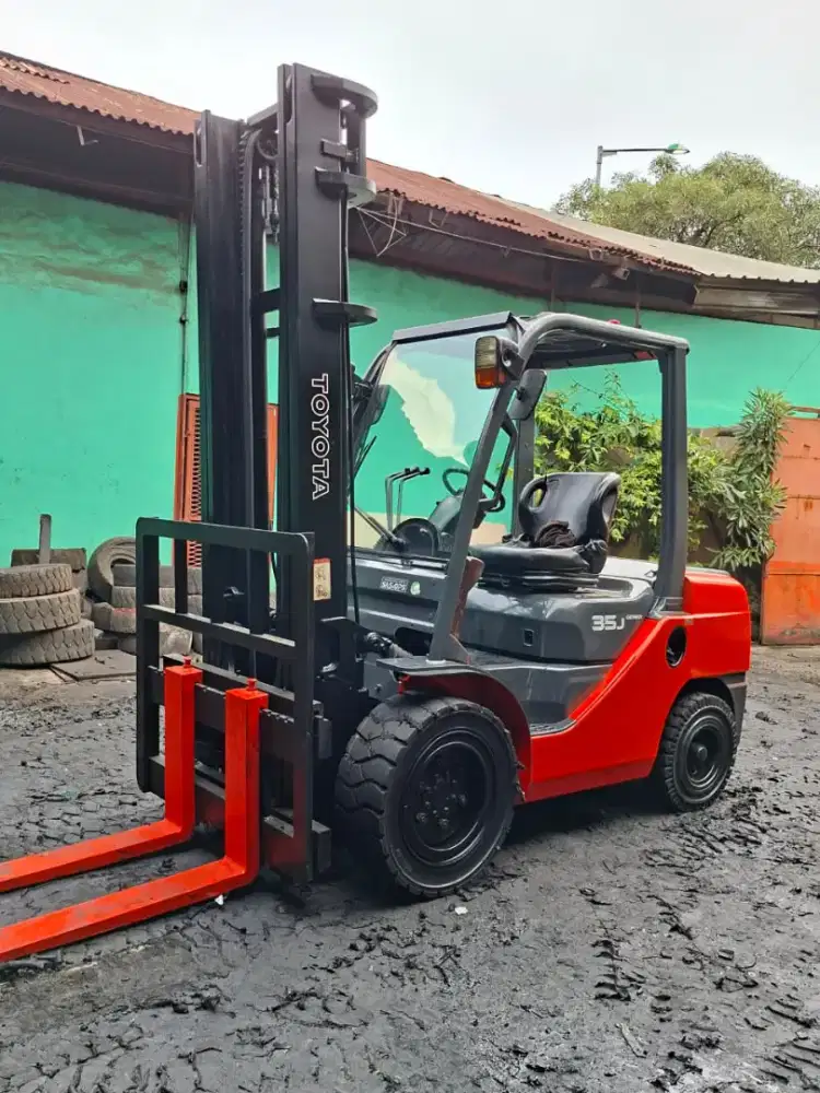 Forklift Toyota 3,5 Ton,Tiang 4 Meter,Matic,Mesin 2Z,8FDJ35,Tahun 2019