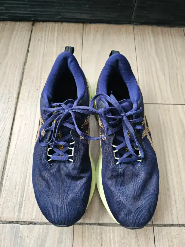 Asics Novablast Size 45