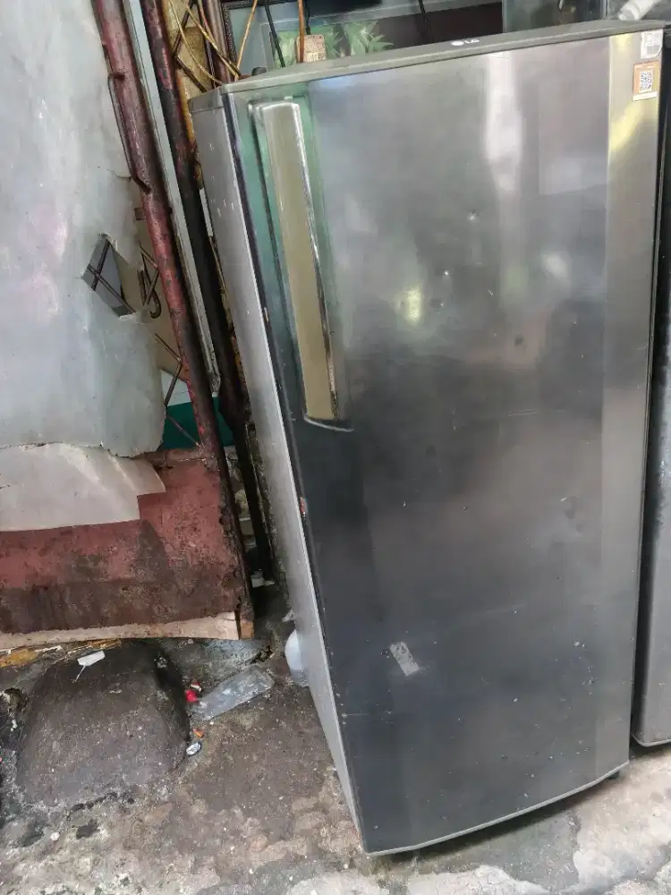 Freezer 6 Rak merk LG Normal