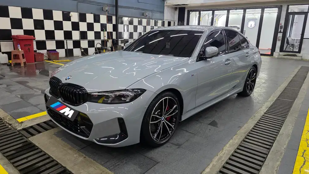 BMW 330i 2023 Bensin