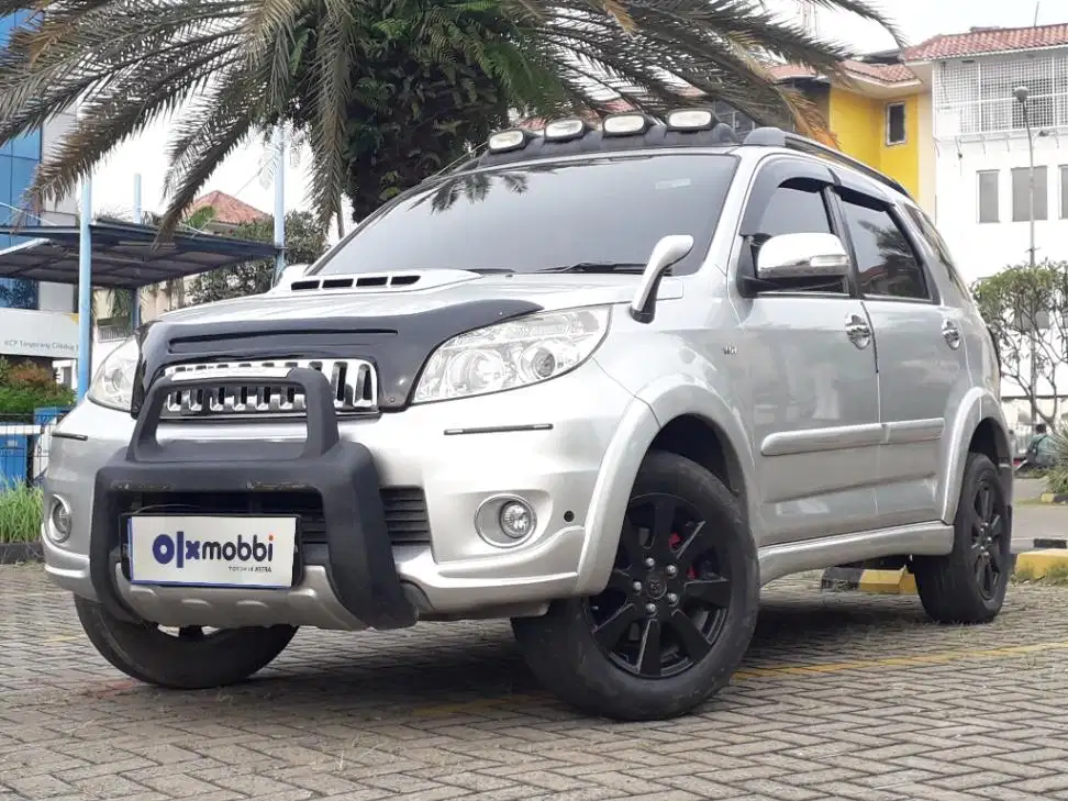 TERMURAH Toyota Rush 1.5 S Bensin-AT Hitam 2010