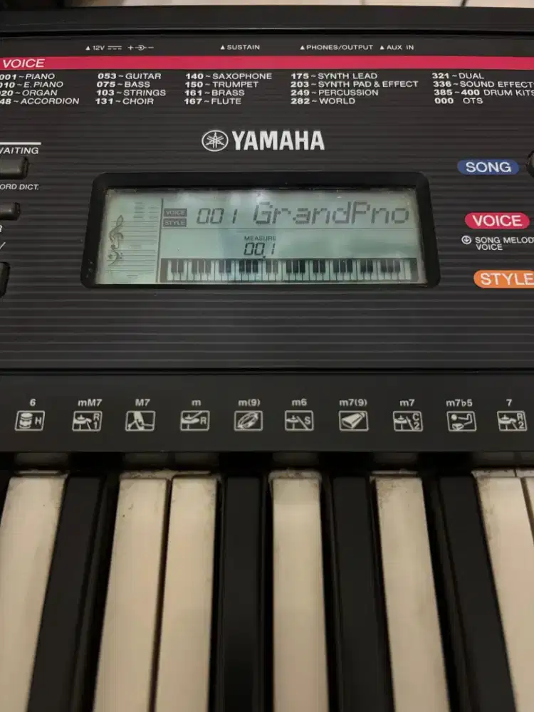 Keyboard Yamaha E263