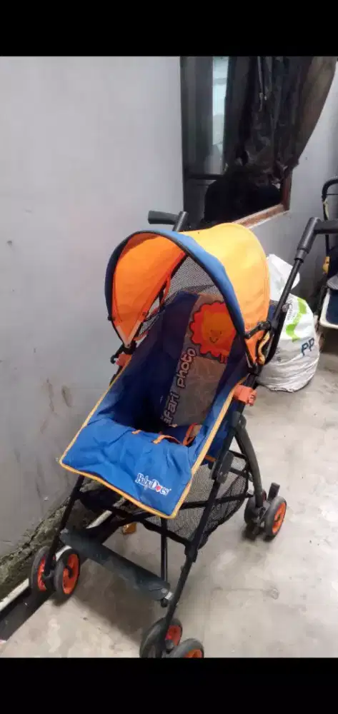 Stroller baby does