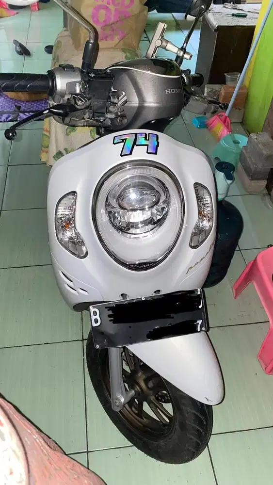 JUAL MOTOR HONDA SCOOPY PRESTIGE WARNA PUTIH TH 2022
