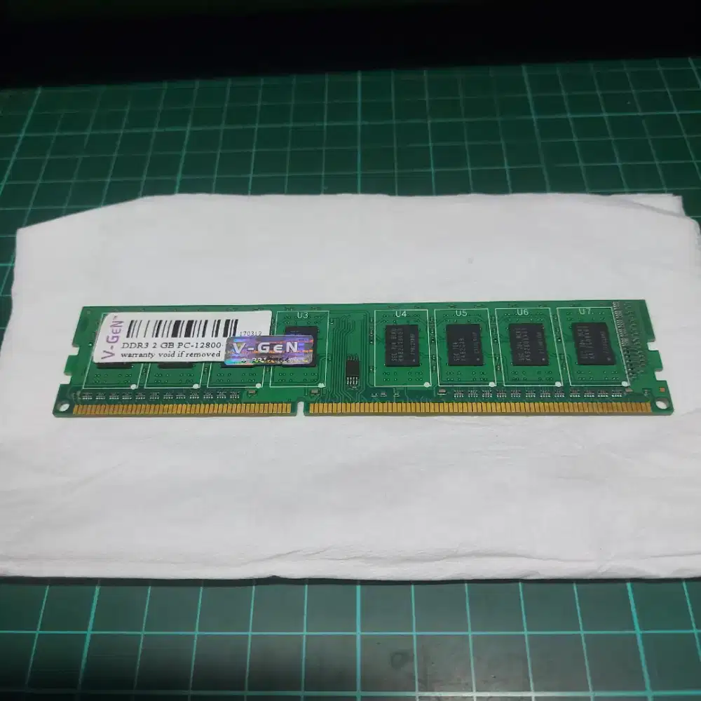Memory RAM V-GEN DDR3 2GB PC-12800 Bekas
