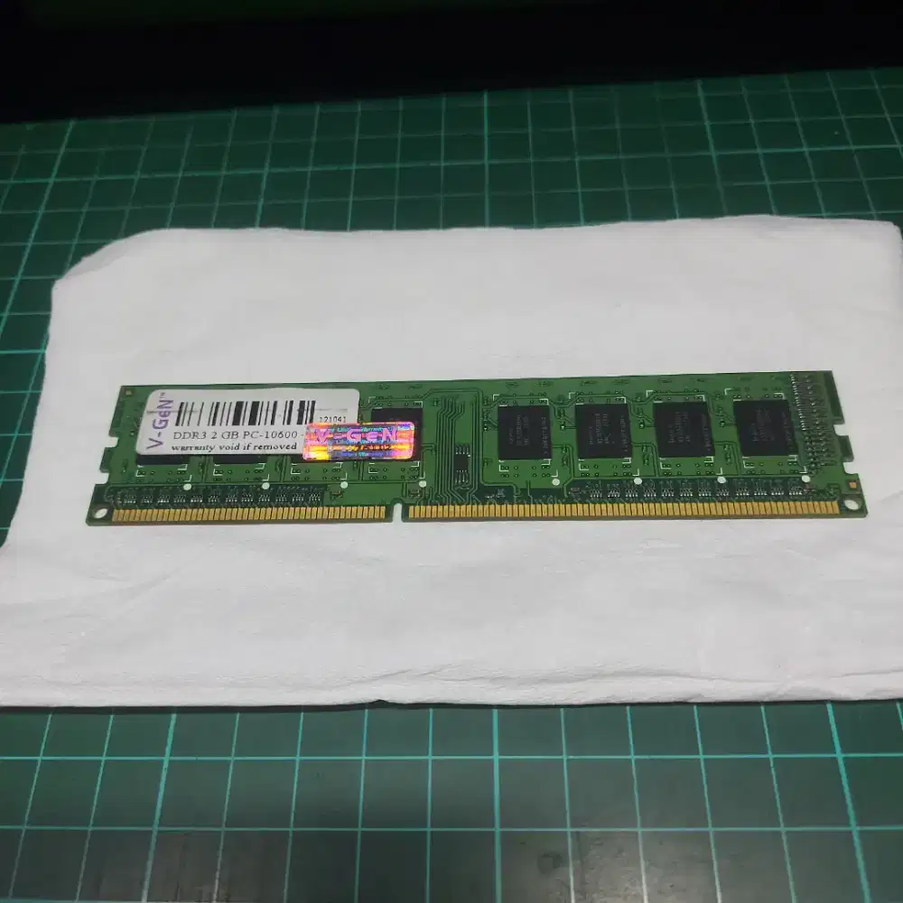 Memory RAM V-GEN DDR3 2GB PC-10600 Bekas