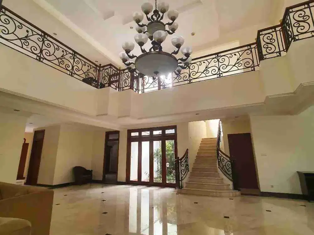 For Rent Amazing House + Swimming Pool In West Cilandak