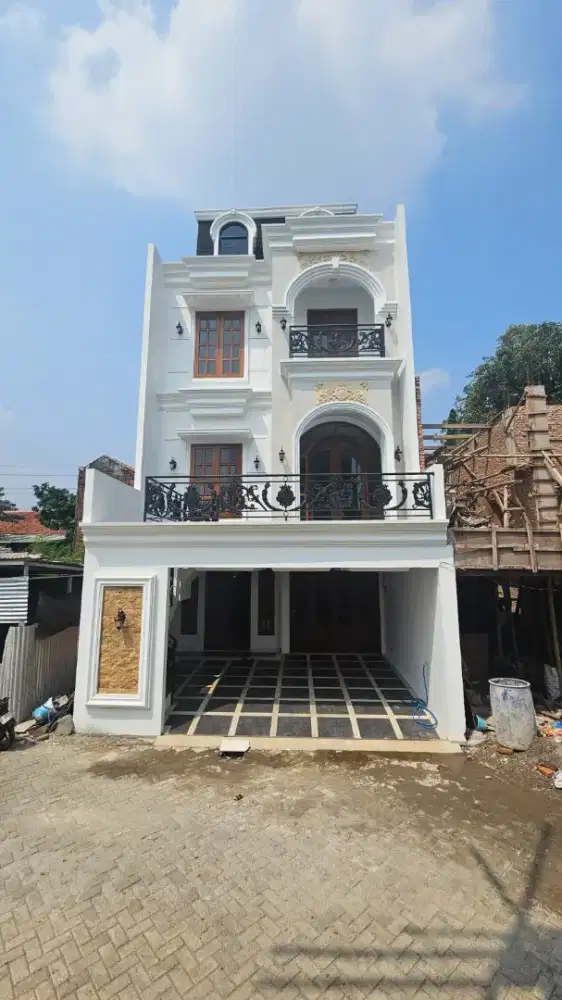 NEW HOUSE IN TOWNHOUSE DIJAGAKARSA JAKARTA SELATAN